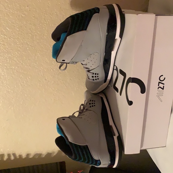 Exclusive - Picture 3 of 4